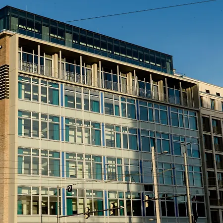 One Leipzig-post מלון